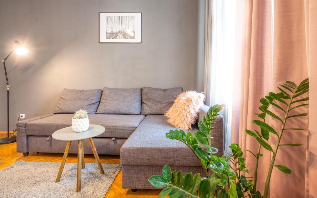 Nejedleho Apartmeet Прага Экстерьер фото