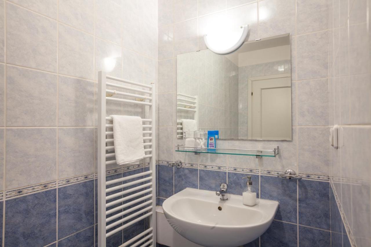 Nejedleho Apartmeet Прага Экстерьер фото