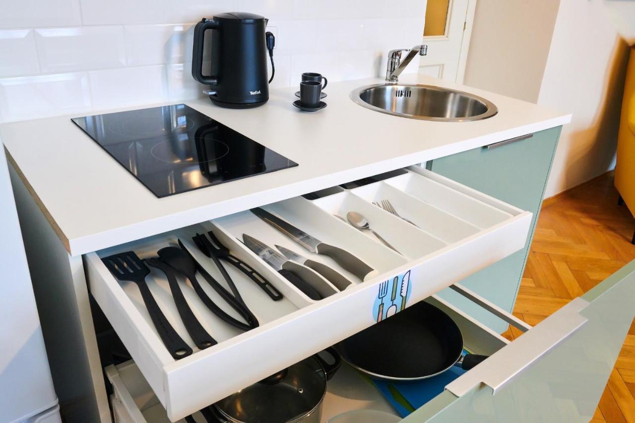 Nejedleho Apartmeet Прага Экстерьер фото