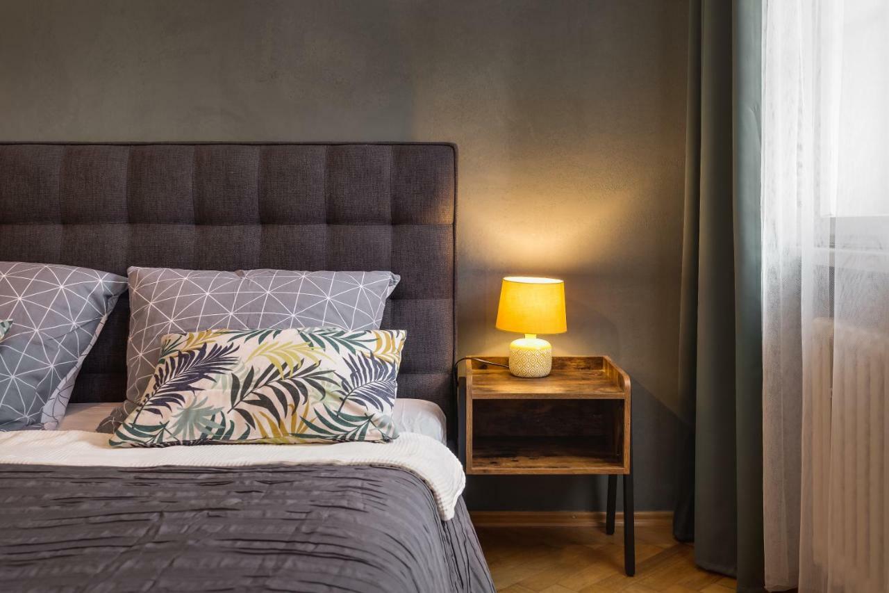 Nejedleho Apartmeet Прага Экстерьер фото