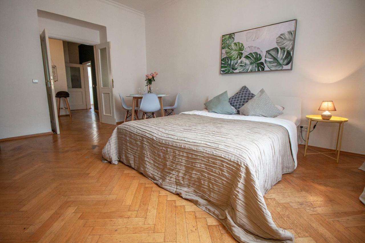 Nejedleho Apartmeet Прага Экстерьер фото