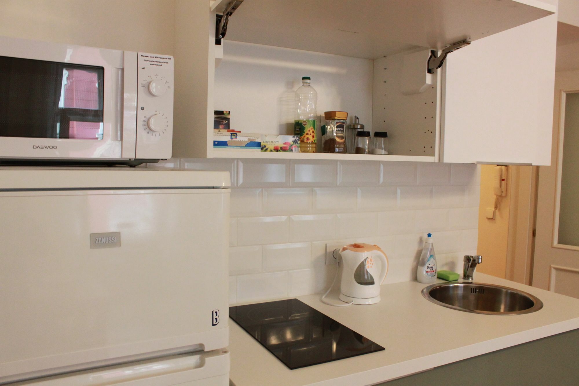 Nejedleho Apartmeet Прага Экстерьер фото