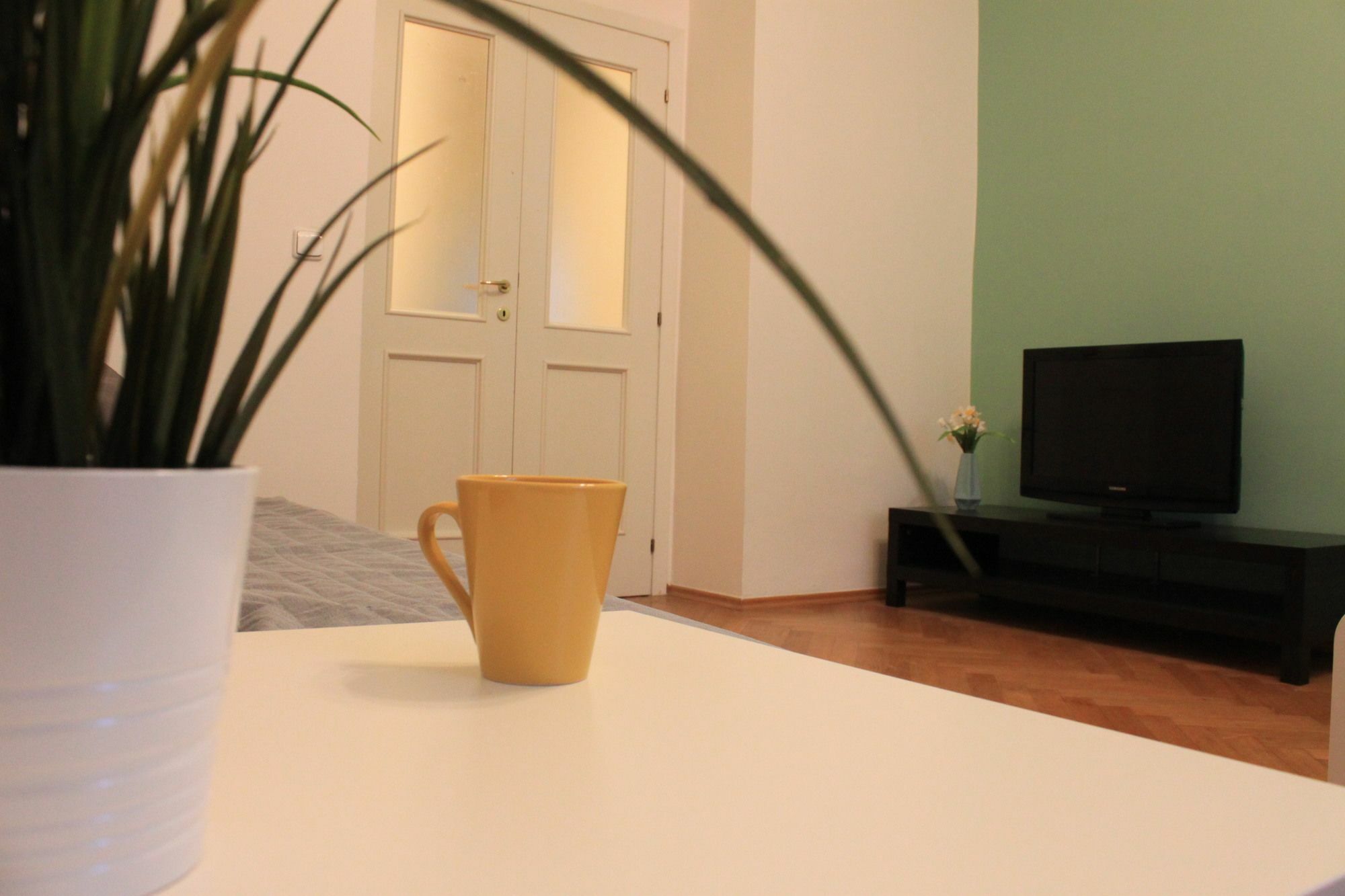 Nejedleho Apartmeet Прага Экстерьер фото